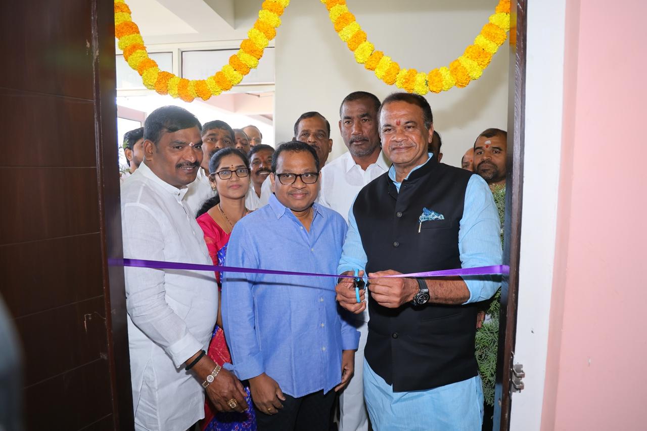 Minister Komatireddy Venkata Reddy Opened Ramesh Studios