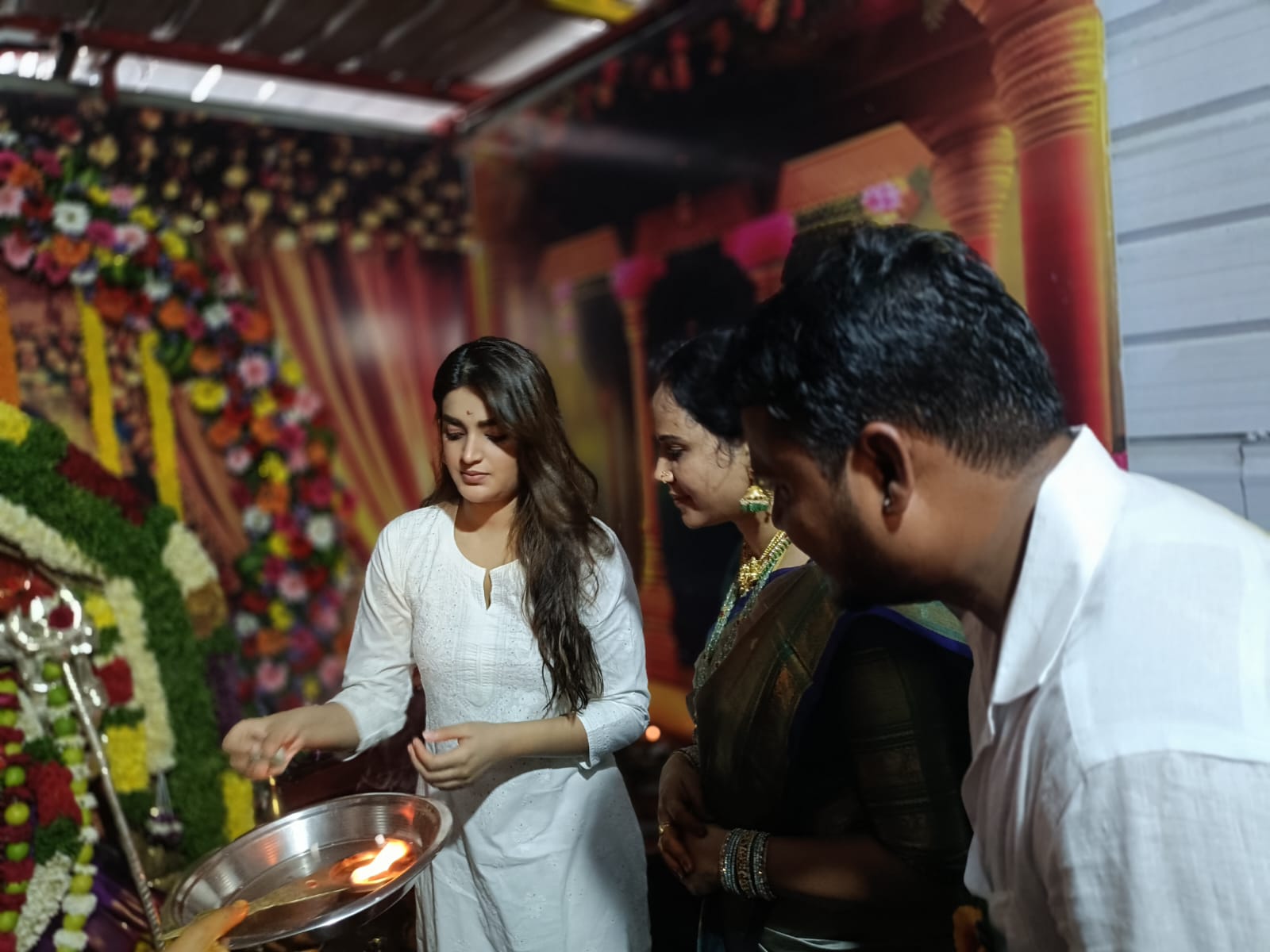 Nidhhi Agerwal At Bonalu