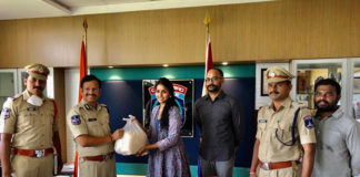 Singer smitha provided food for 86,000 people with the help of cyberabad commisioner
