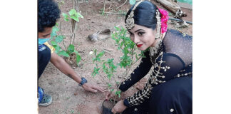 సినీ నటి పూర్ణ