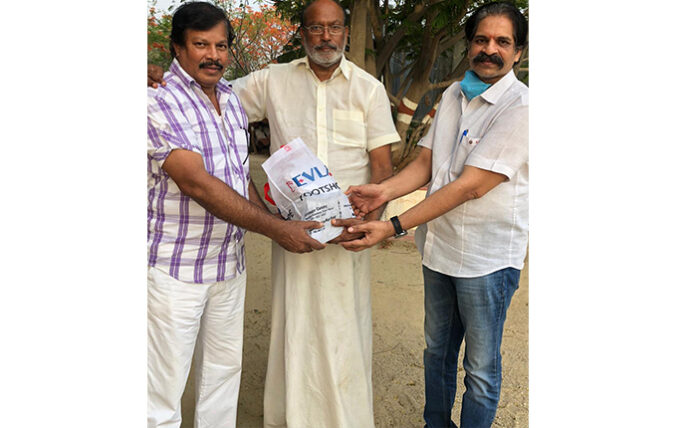 Chadalavada srinivas donated 10 lakhs for corona effected శ్రీ చదలవాడ శ్రీనివాసరావు