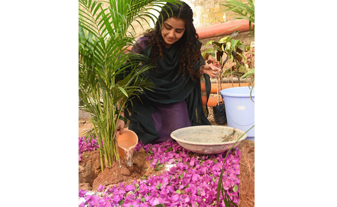Heroine Anupama Parameswaran Plant Saplings under green india challenge