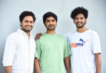భాష, యాసతో సంబంధం లేకుండా ఎమోషన్స్తో తీసిన ఈ చిత్రం అందరికీ కనెక్ట్ అవుతుంది – ‘అమీర్ లోగ్’ హీరోలు MC హరి, మనోజ్, శశిధర్ Ameer Log Heroes MC Hari Manoj and Sashidhar Interview