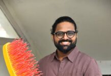 నాగార్జున గారు ‘పళ్ళ బురుసు’ చూసి చాలా హార్ట్ టచింగ్గా ఉందని చెప్పారు. ‘పళ్ళ బురుసు’లో మంచి ఎంటర్టైన్మెంట్తో పాటు ఎమోషన్స్ కూడా ఉంటాయి: దర్శకుడు ఉదయ్ చౌహాన్ Pallaburusu Director Uday Chauhan