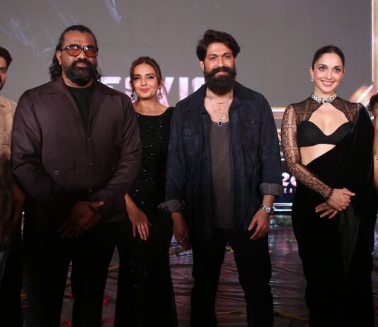 ‘టాక్సిక్’ పాత్ బ్రేకింగ్ మూవీ అవుతుంది. మైండ్ బ్లోయింగ్గా ఉంటుంది. ప్రేక్షకులకు గ్రేట్ ఎక్స్పీరియన్స్ ఇస్తుంది: గ్రాండ్ ప్రీరిలీజ్ ఈవెంట్లో రాకింగ్ స్టార్ యశ్ Toxic Pre Release Event