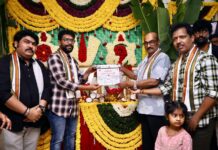 పూజా కార్యక్రమాలతో ఘనంగా ప్రారంభమైన “ఎస్ ఆర్ కళ్యాణమండపం” డైరెక్టర్ శ్రీధర్ గాదె, శ్రీ ఐశ్వర్య లక్ష్మీ మూవీస్ బ్యానర్ ప్రొడక్షన్ నెం.3 సినిమా “SR Kalyanamandapam” Director Sridhar Gade’s New Film With Sree Iswarya Lakshmi Movies