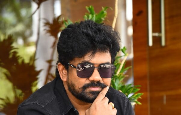 “కిల్లర్” సినిమా చూశాక ఇంత వైవిధ్యంగా స్క్రిప్ట్ రాసి, సినిమా తెరకెక్కించవచ్చా ? అని థ్రిల్ అవుతారు – డైరెక్టర్, ప్రొడ్యూసర్, యాక్టర్ పూర్వాజ్ KilleR Director, Producer and Actor Poorvaaj Interview